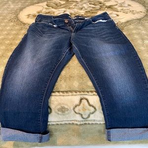 Women’s Capri jeans